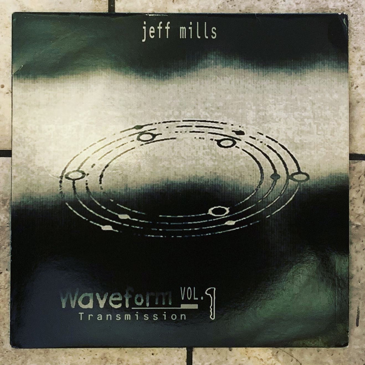洋楽 Jeff Mills/Waveform Transmission vol. 1 8DDB08F2-F624-47E1-BB43-