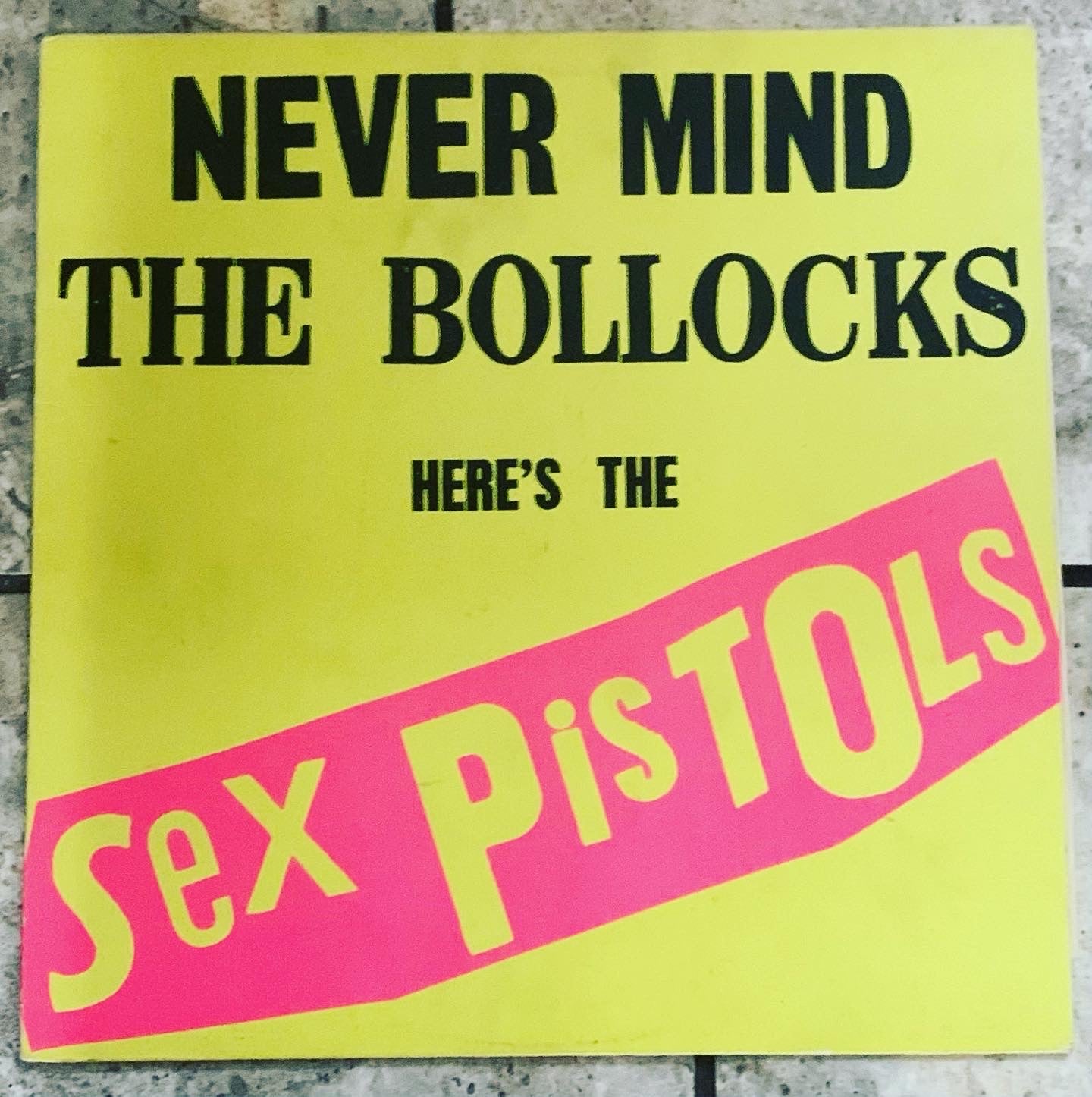 Sex Pistols - Never Mind the Bollocks – World Of Echo